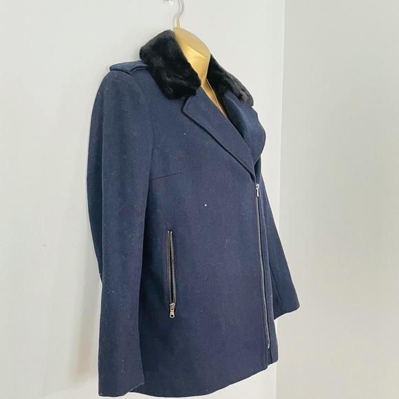 H&M Navy Wool Coat with Faux Fur Collar – Holiday Workwear – Size 8 - Picture 2 of 6